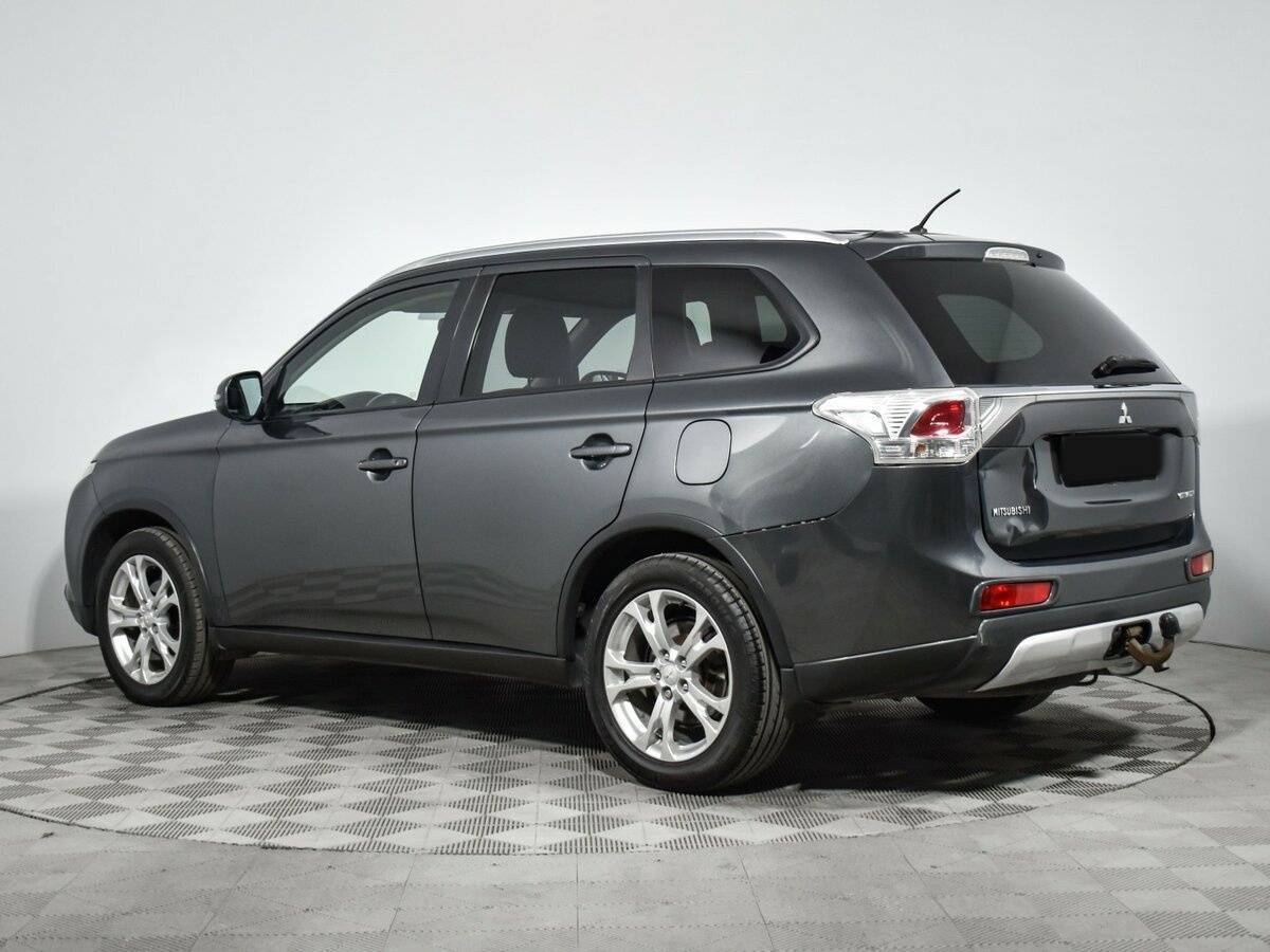 Mitsubishi Outlander с пробегом — 2014 год. Фото: #5