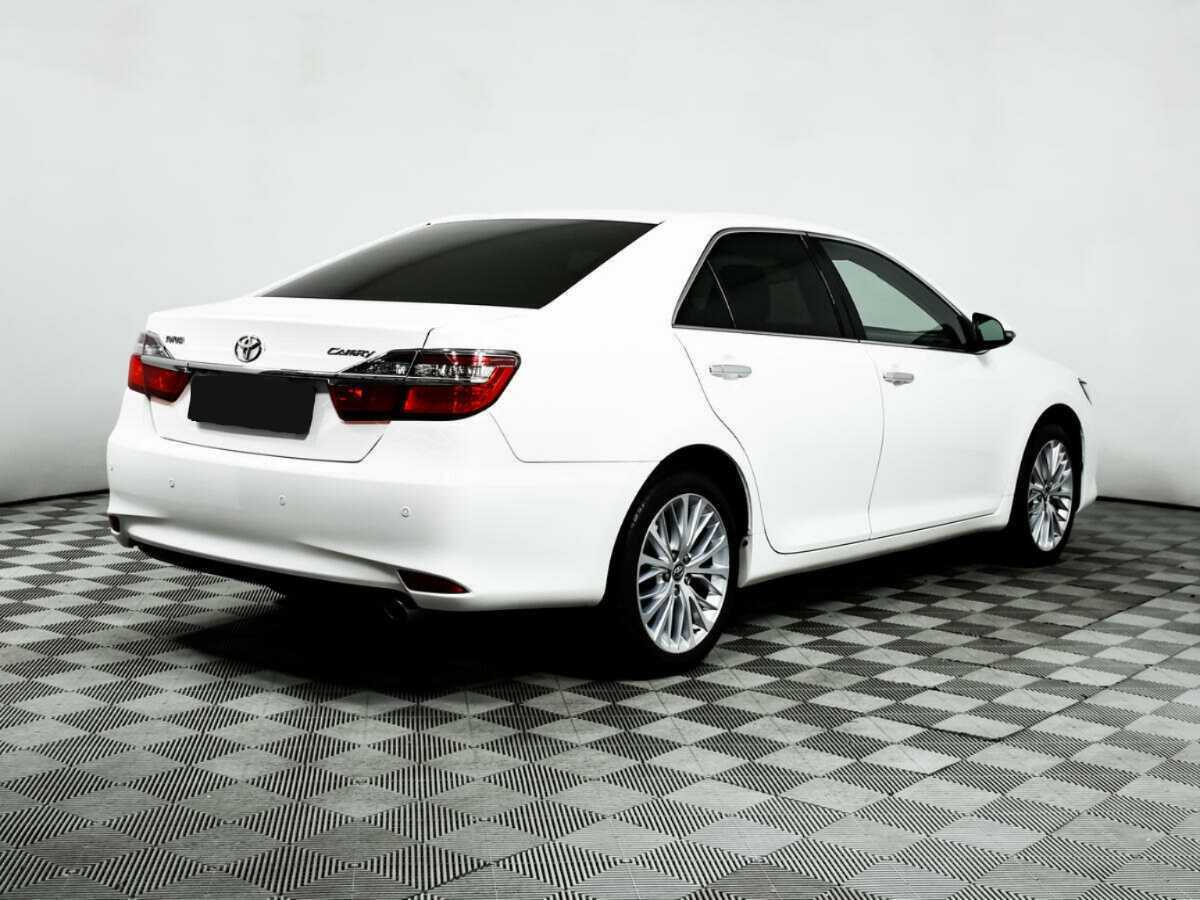 Toyota Camry с пробегом — 2015 год. Фото: #4