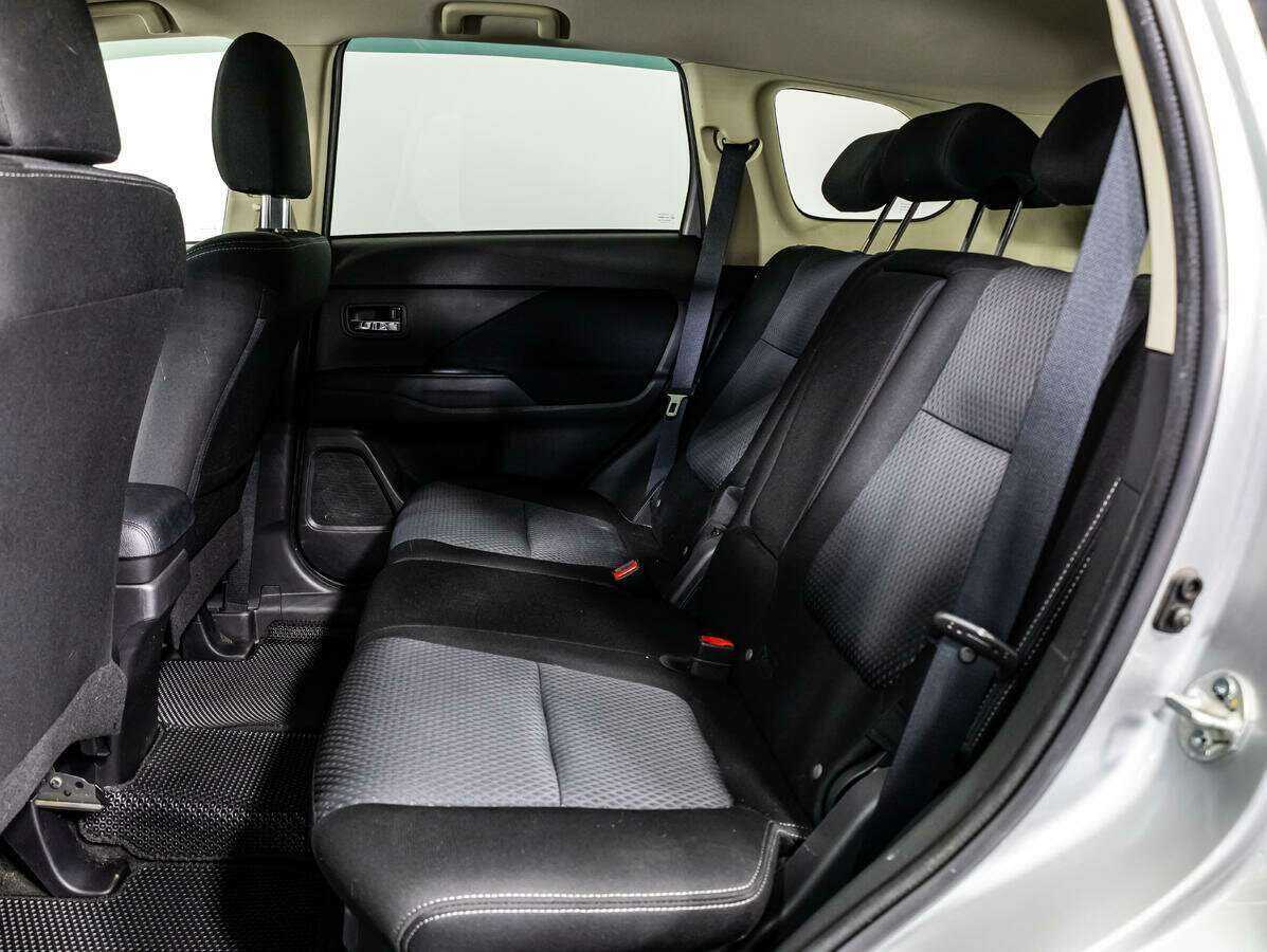 Mitsubishi Outlander с пробегом — 2018 год. Фото: #9
