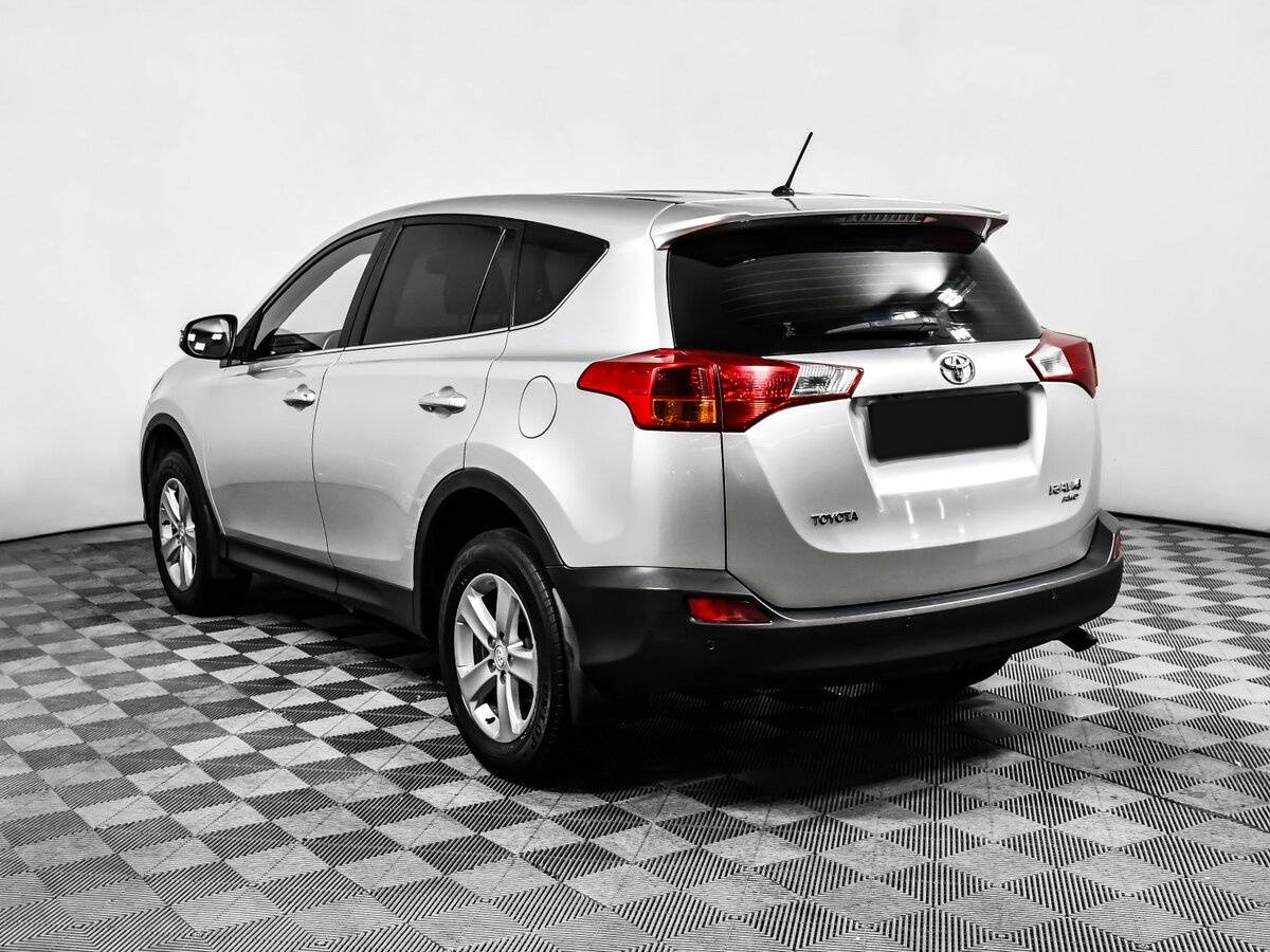 Toyota RAV4 с пробегом — 2013 год. Фото: #6