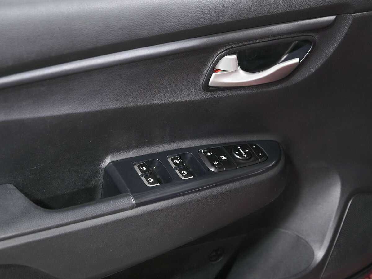 Kia Rio с пробегом — 2021 год. Фото: #12