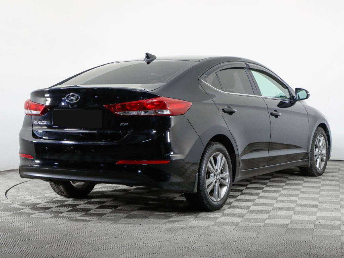 Hyundai Elantra с пробегом — 2017 год. Фото: #4