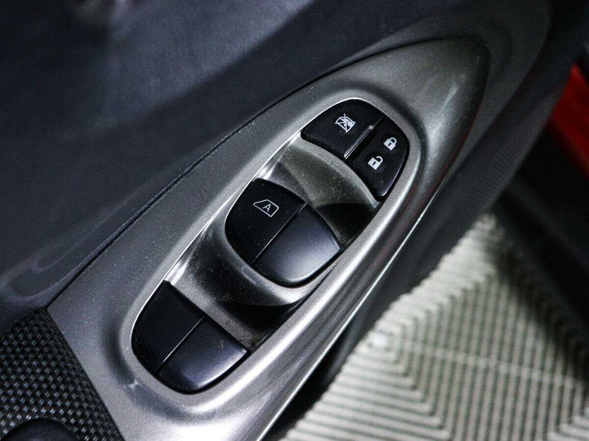 Nissan Juke с пробегом — 2014 год. Фото: #16