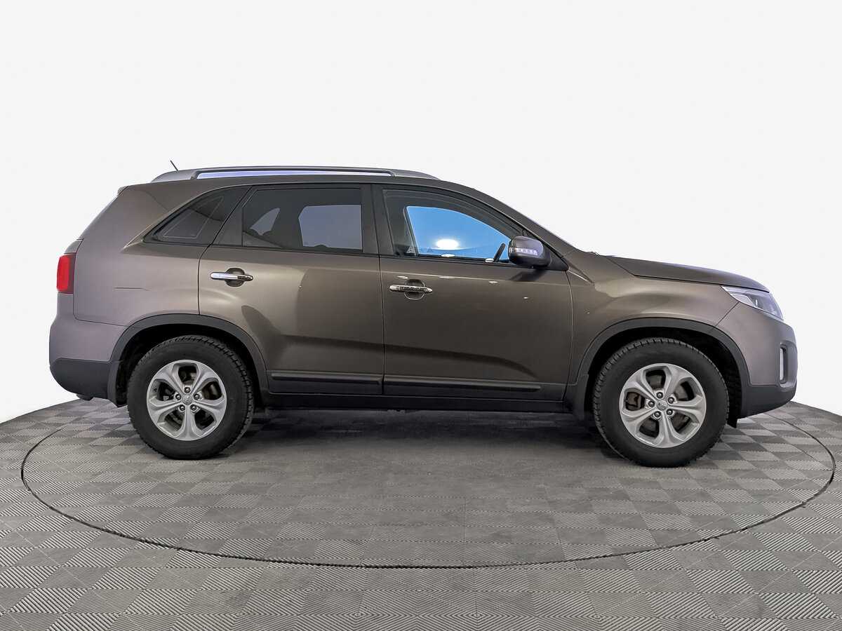 Kia Sorento с пробегом — 2016 год. Фото: #3