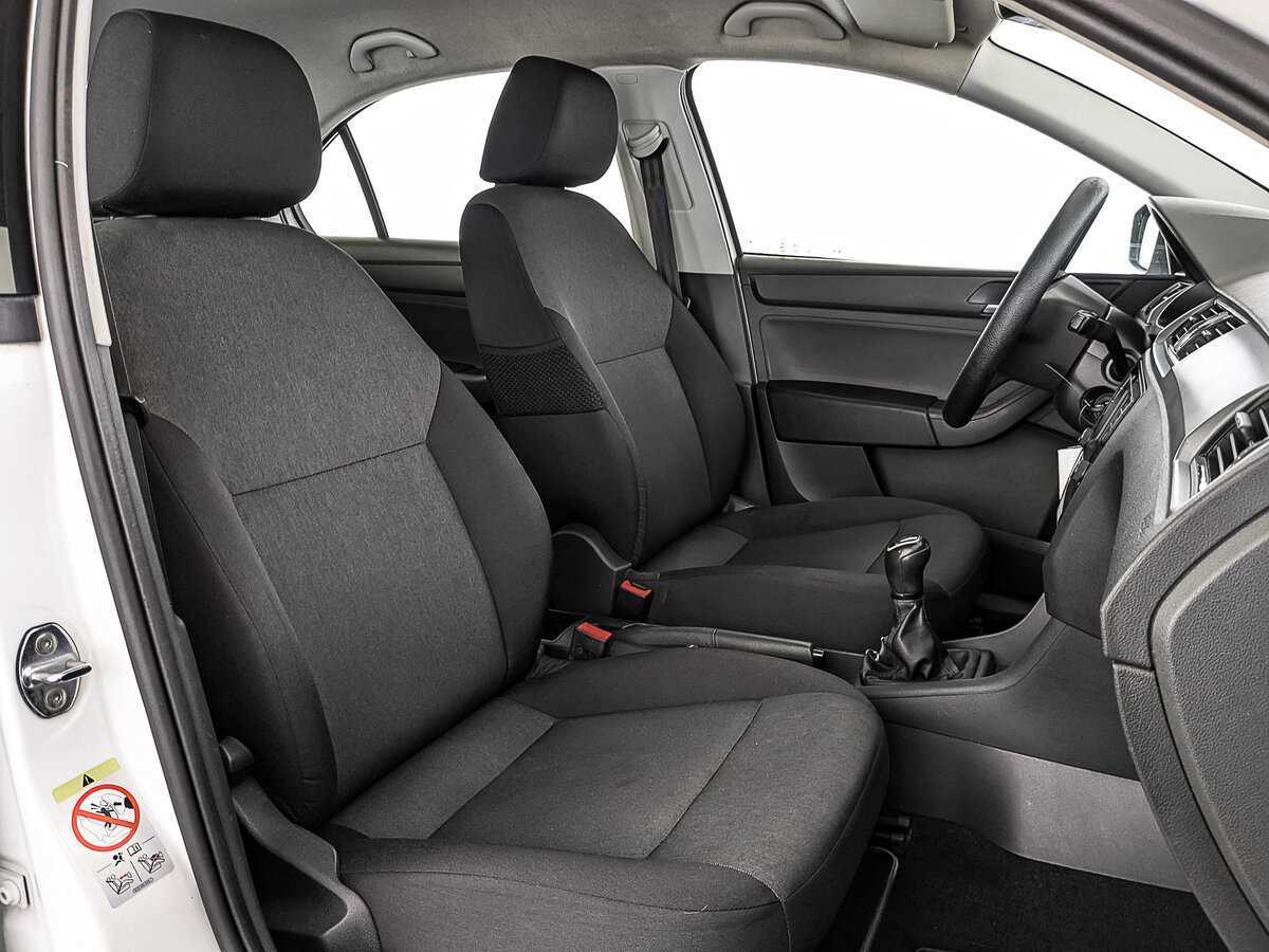 Skoda Rapid с пробегом — 2017 год. Фото: #23