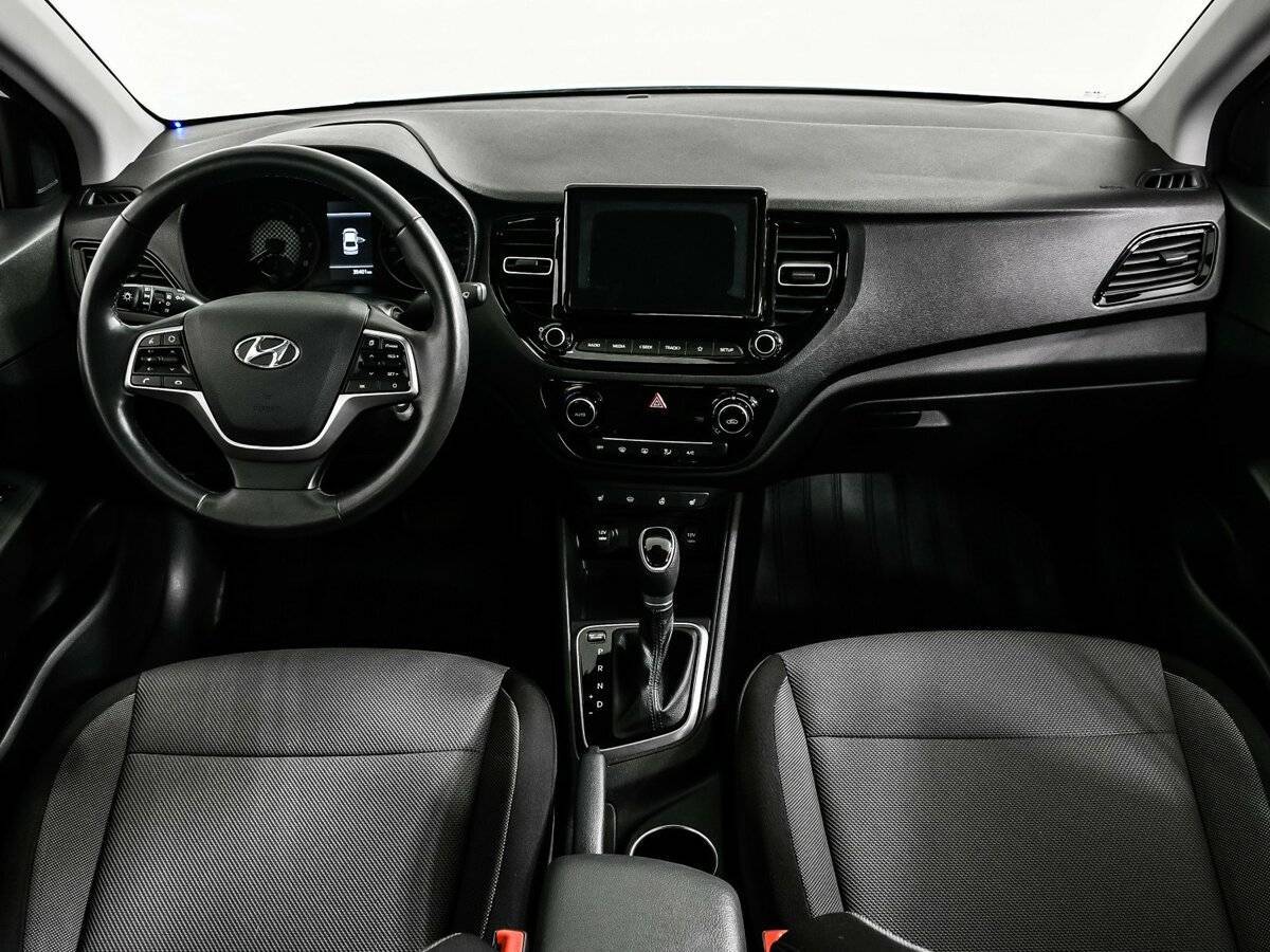 Hyundai Solaris с пробегом — 2020 год. Фото: #10