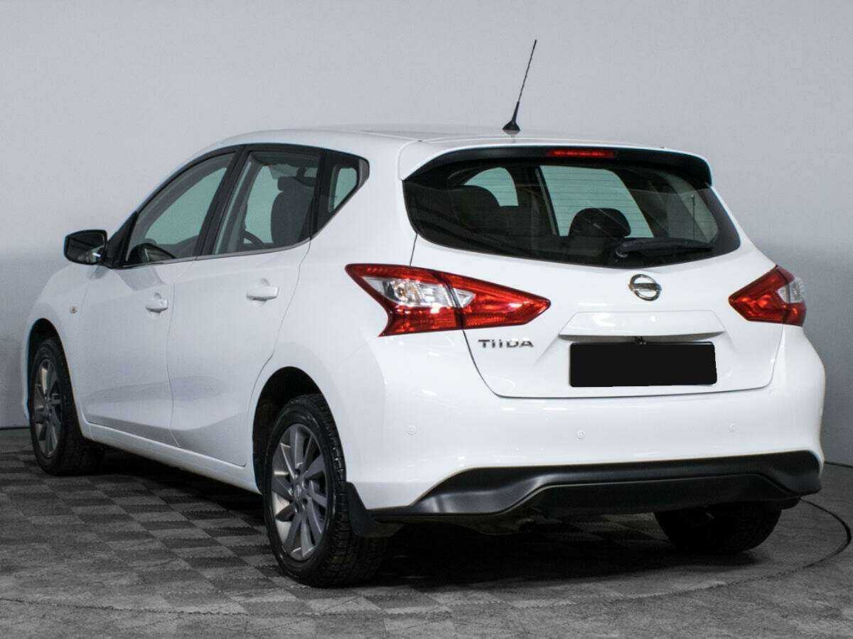 Nissan Tiida с пробегом — 2015 год. Фото: #6