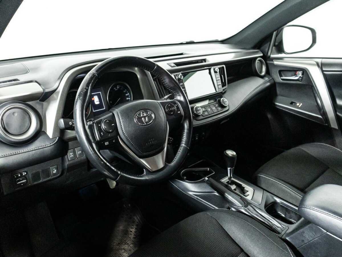 Toyota RAV4 с пробегом — 2019 год. Фото: #10