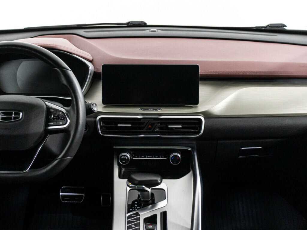 Geely Coolray с пробегом — 2022 год. Фото: #13