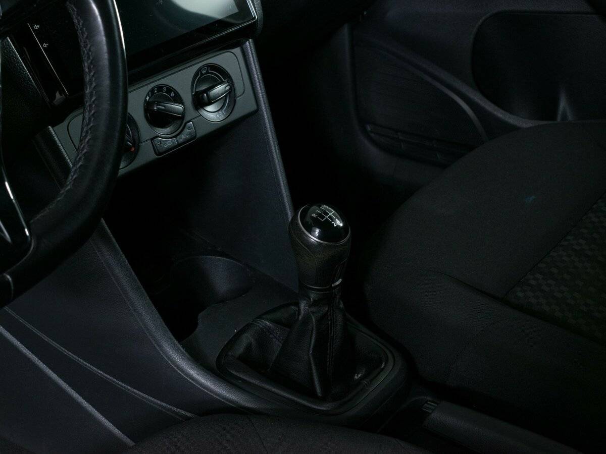 Volkswagen Polo с пробегом — 2018 год. Фото: #12