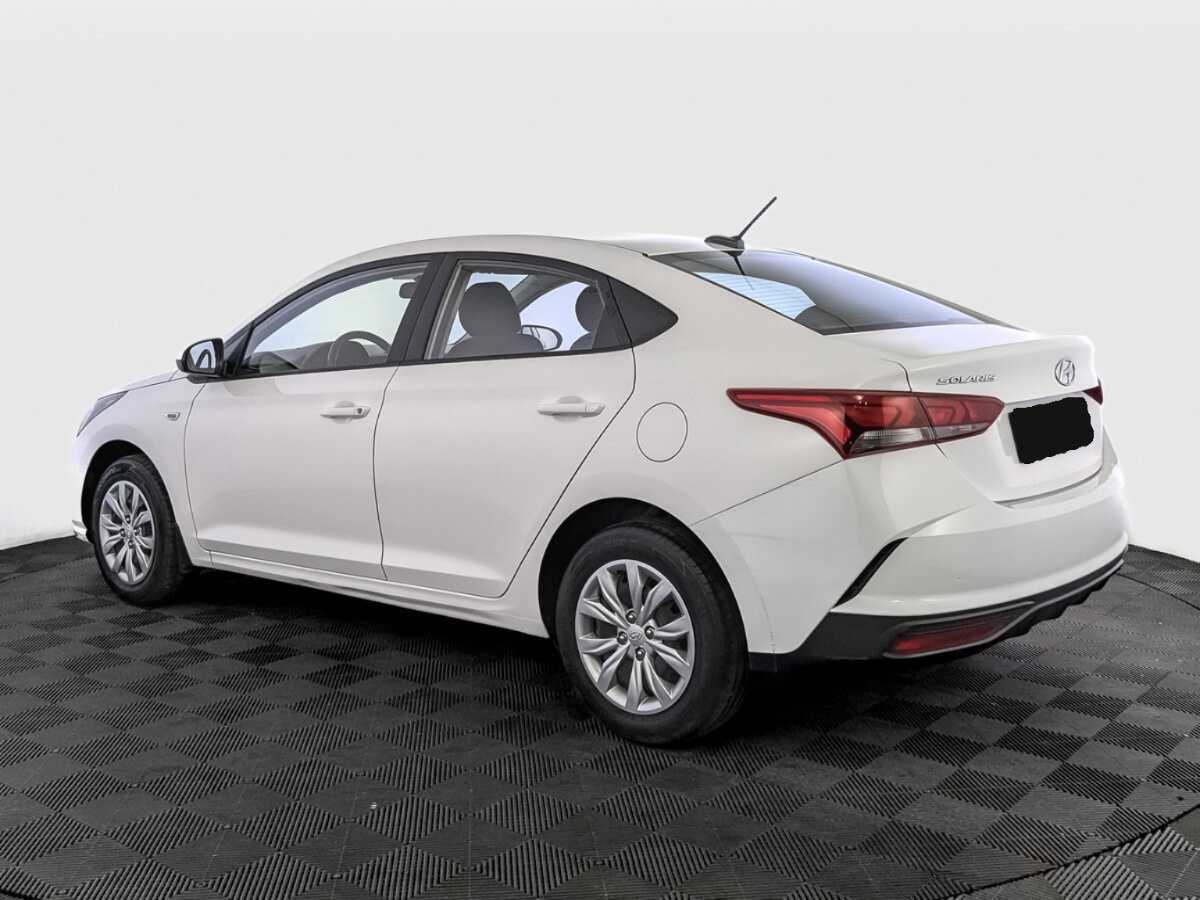 Hyundai Solaris с пробегом — 2021 год. Фото: #6
