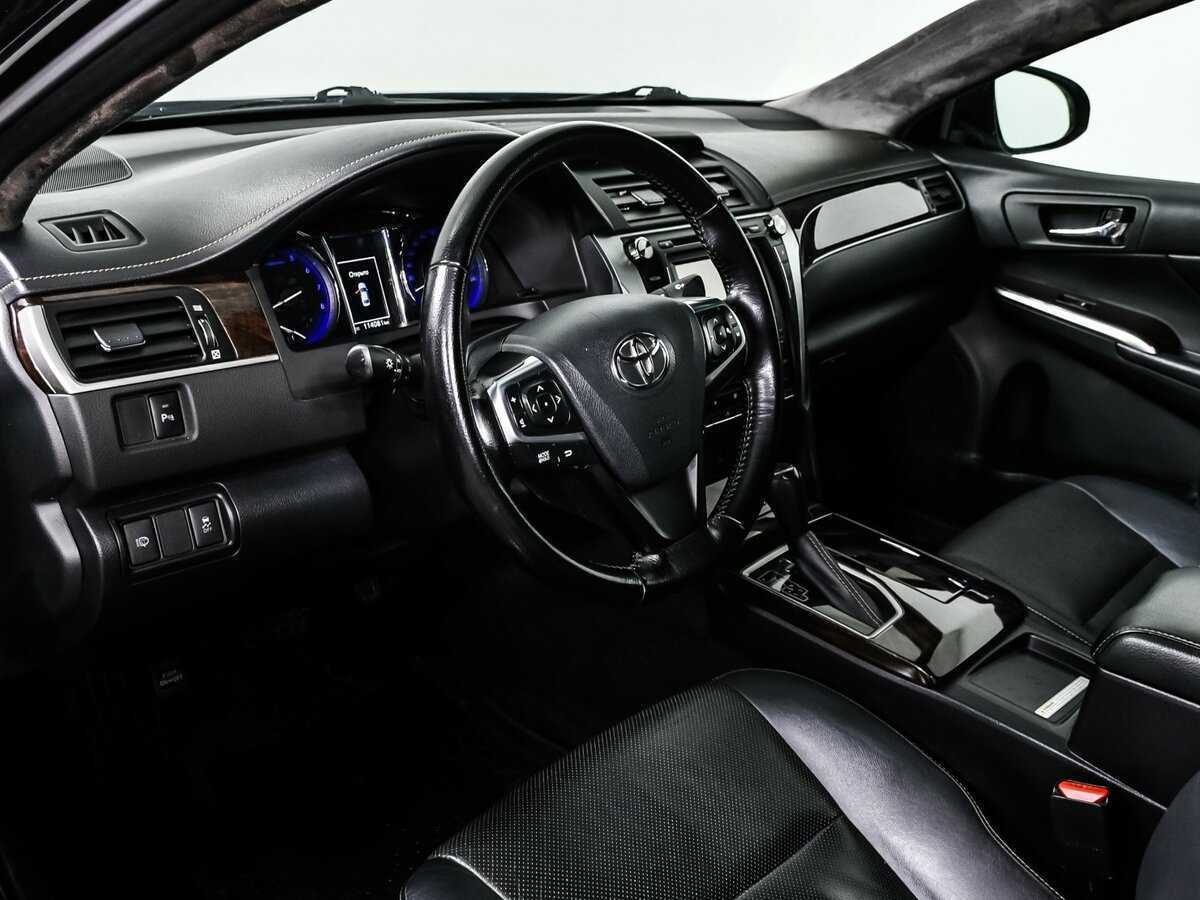 Toyota Camry с пробегом — 2017 год. Фото: #11