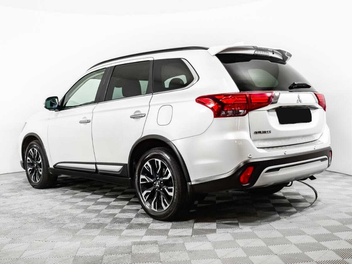 Mitsubishi Outlander с пробегом — 2021 год. Фото: #6
