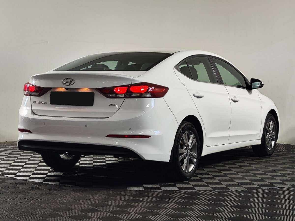 Hyundai Elantra с пробегом — 2016 год. Фото: #2