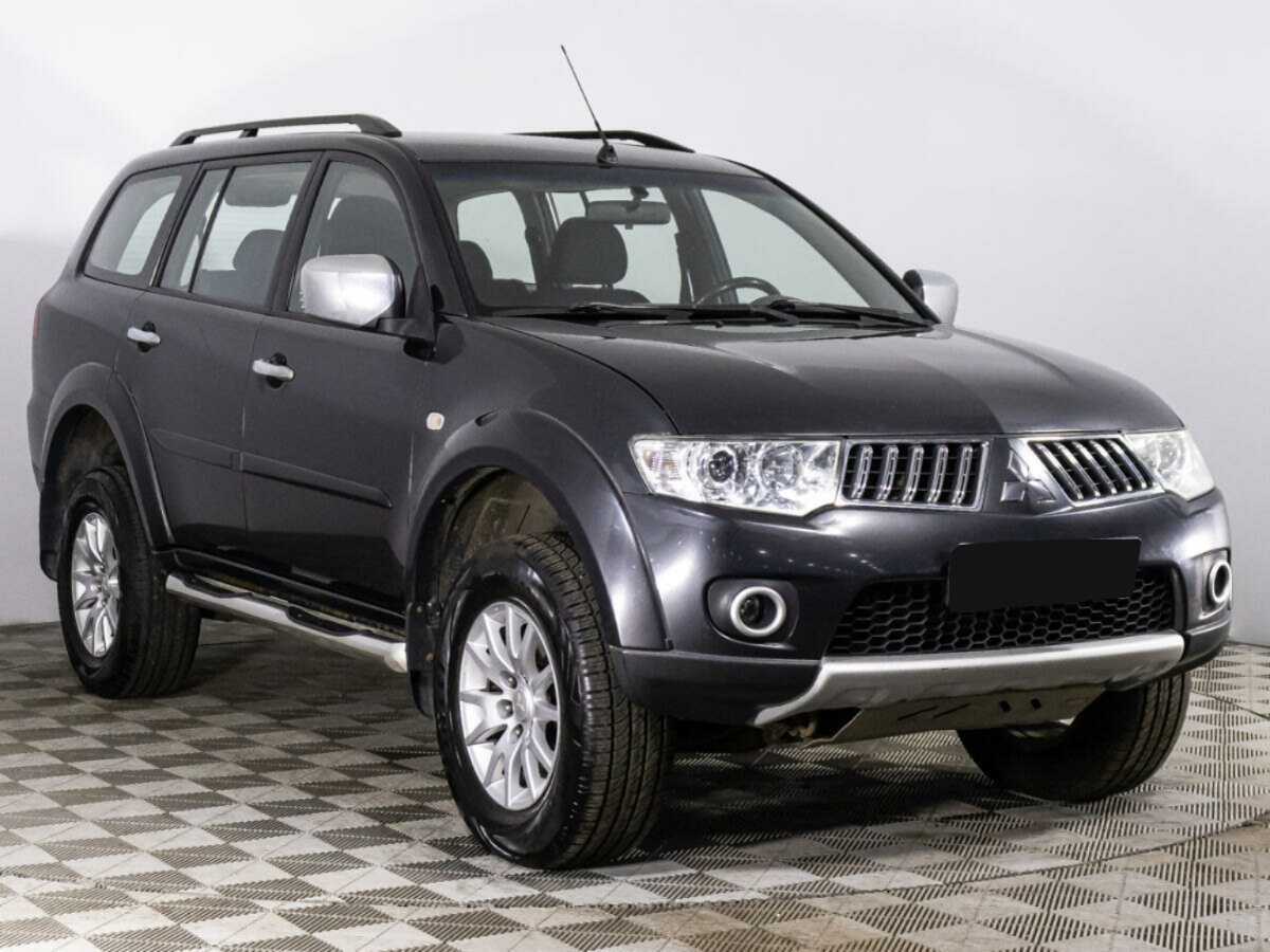 Mitsubishi Pajero Sport с пробегом — 2012 год. Фото: #2