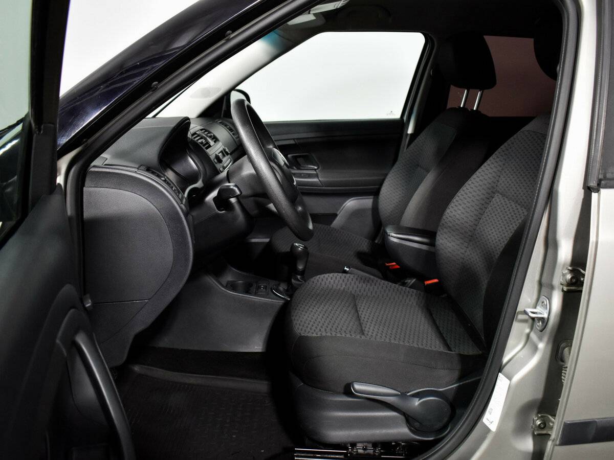 Skoda Fabia с пробегом — 2012 год. Фото: #9