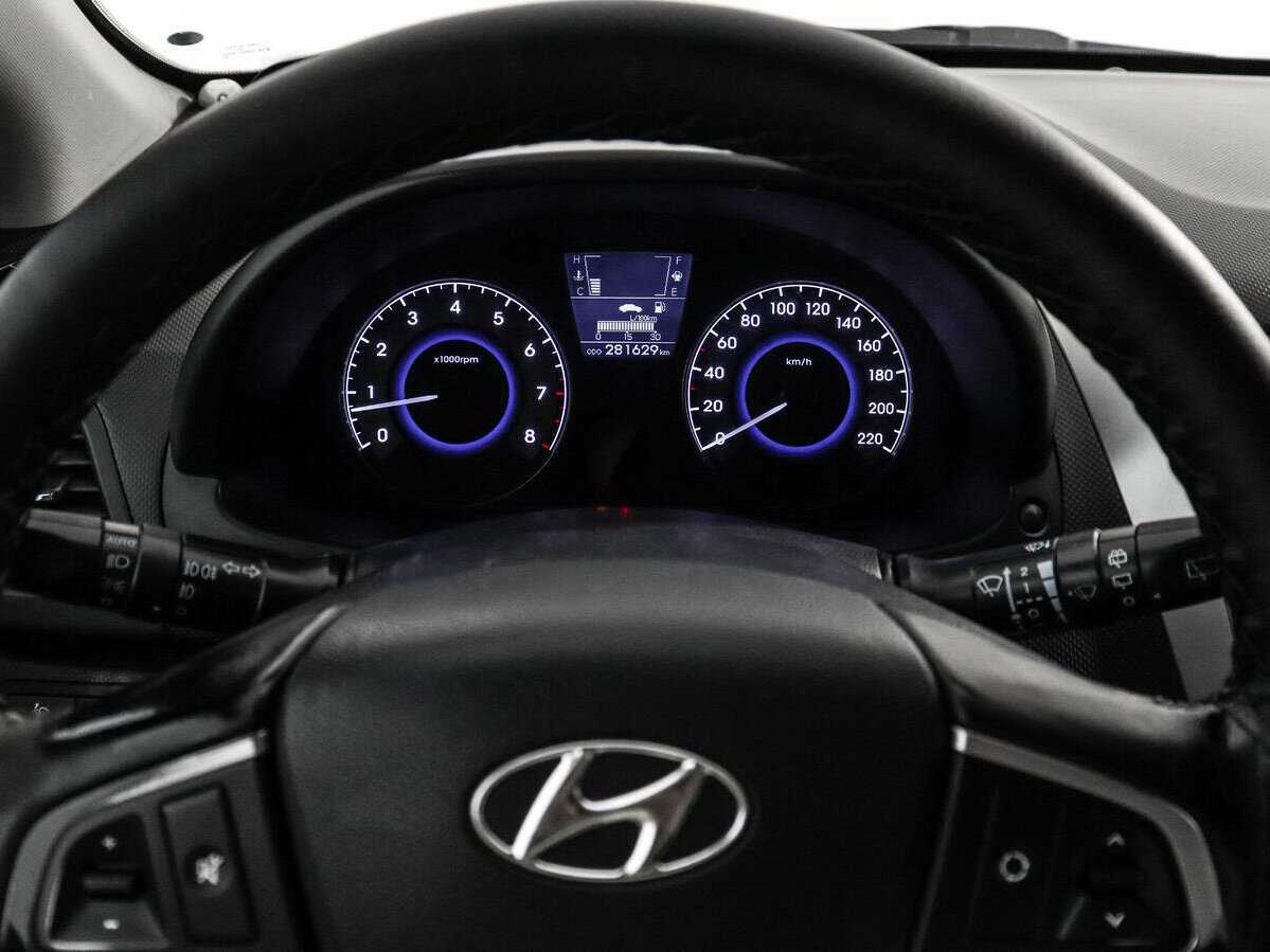 Hyundai Solaris с пробегом — 2013 год. Фото: #15