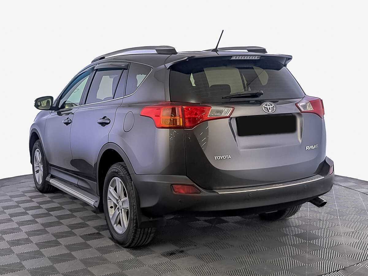 Toyota RAV4 с пробегом — 2014 год. Фото: #6
