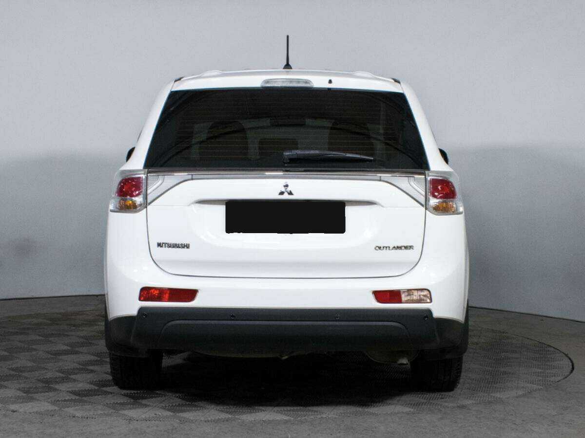 Mitsubishi Outlander с пробегом — 2014 год. Фото: #4