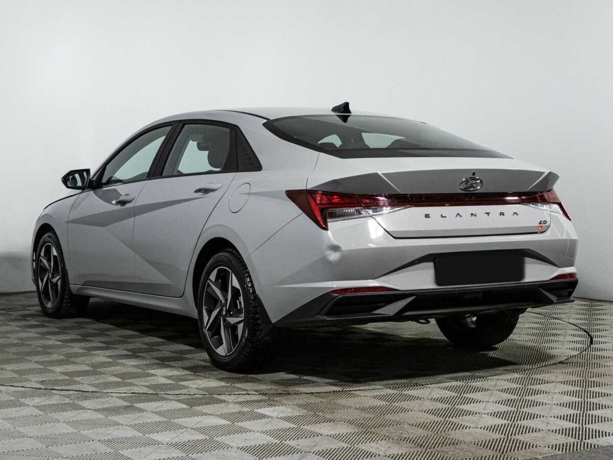 Hyundai Elantra с пробегом — 2023 год. Фото: #6