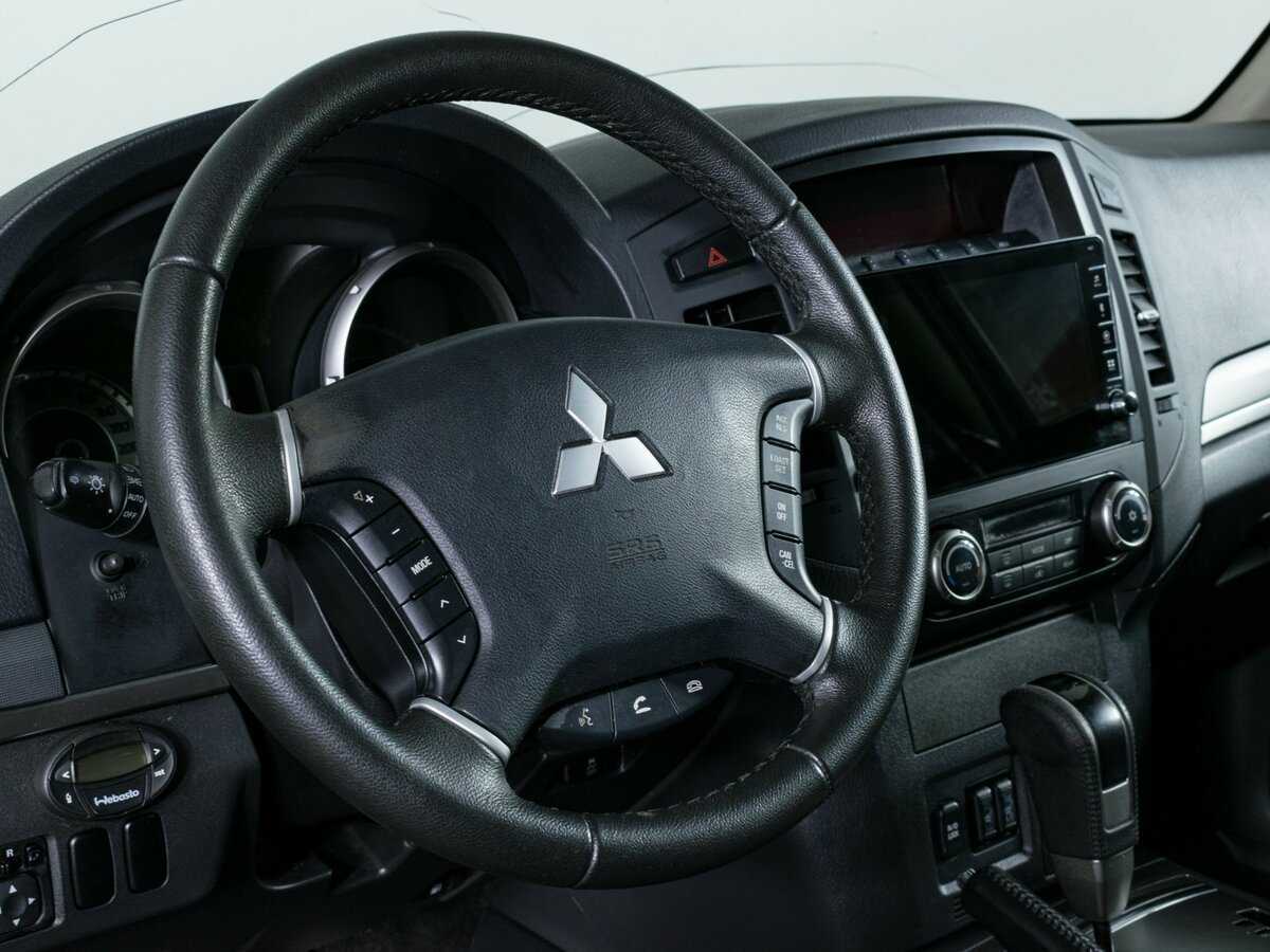 Mitsubishi Pajero с пробегом — 2013 год. Фото: #11
