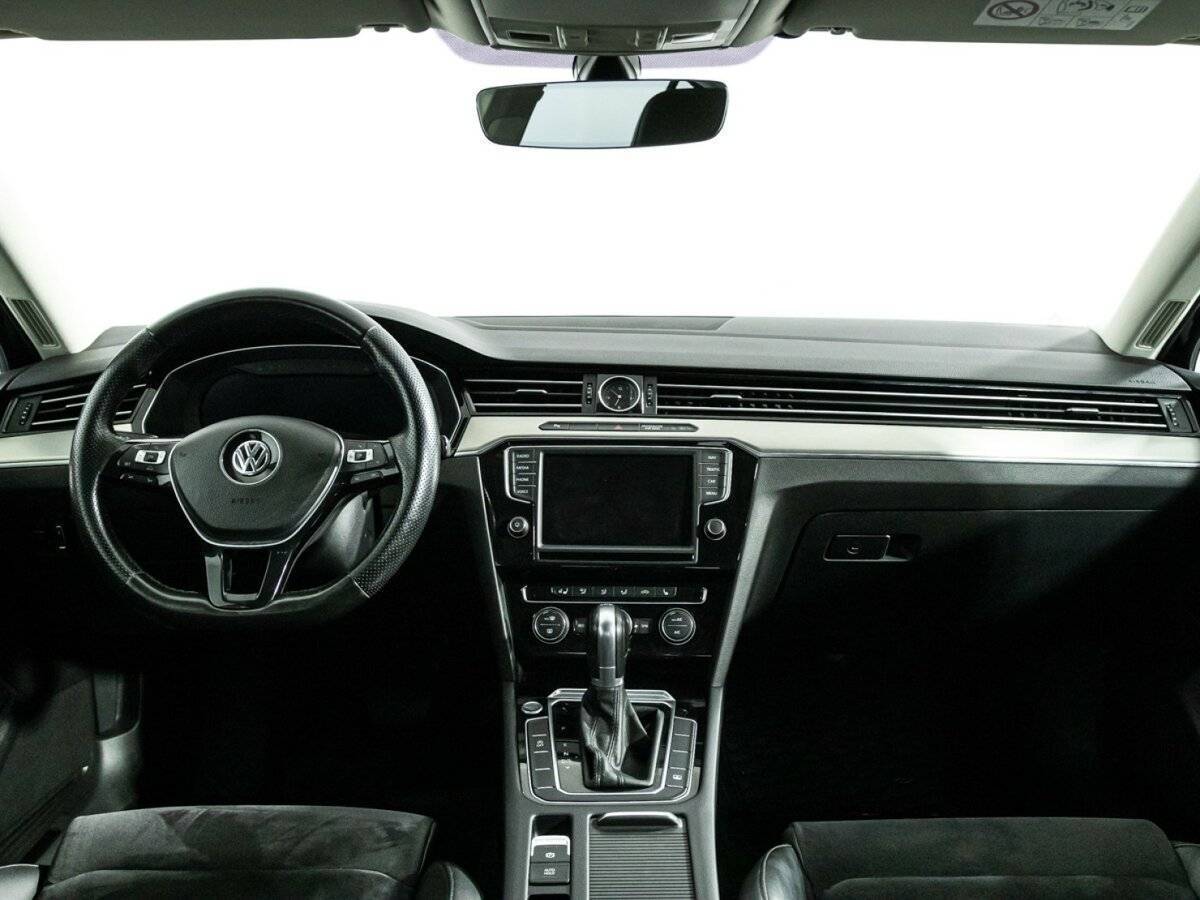 Volkswagen Passat с пробегом — 2016 год. Фото: #12