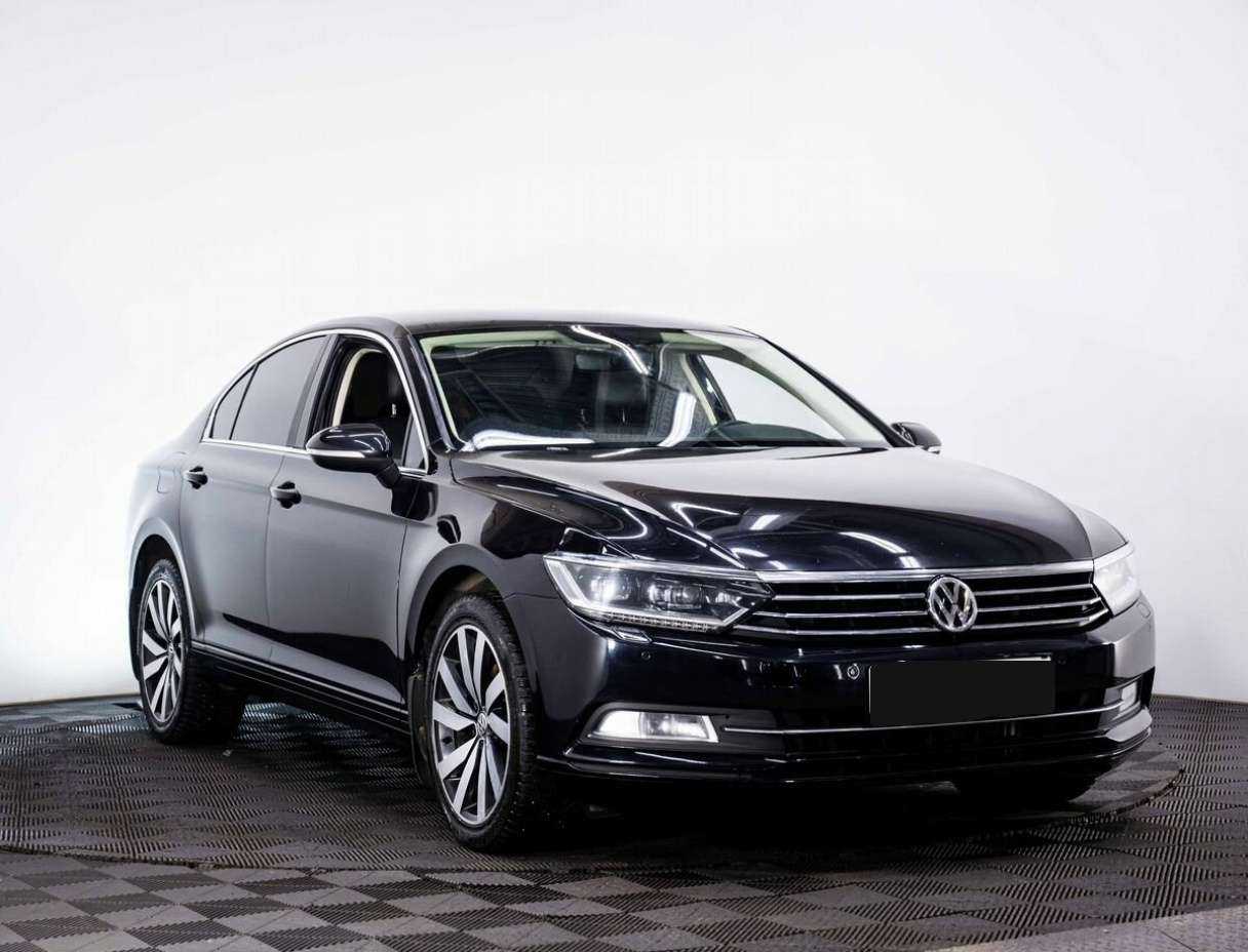 Volkswagen Passat с пробегом — 2019 год. Фото: #2