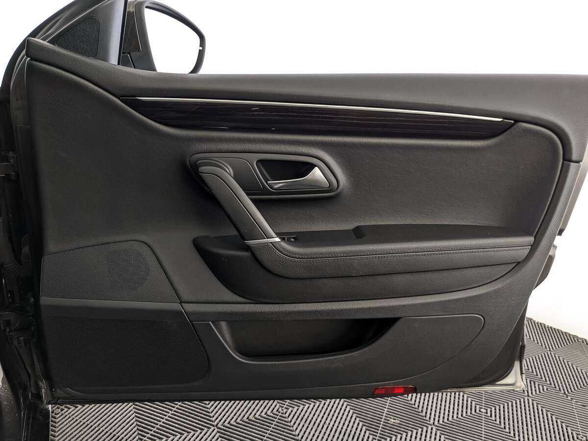 Volkswagen Passat CC с пробегом — 2012 год. Фото: #21