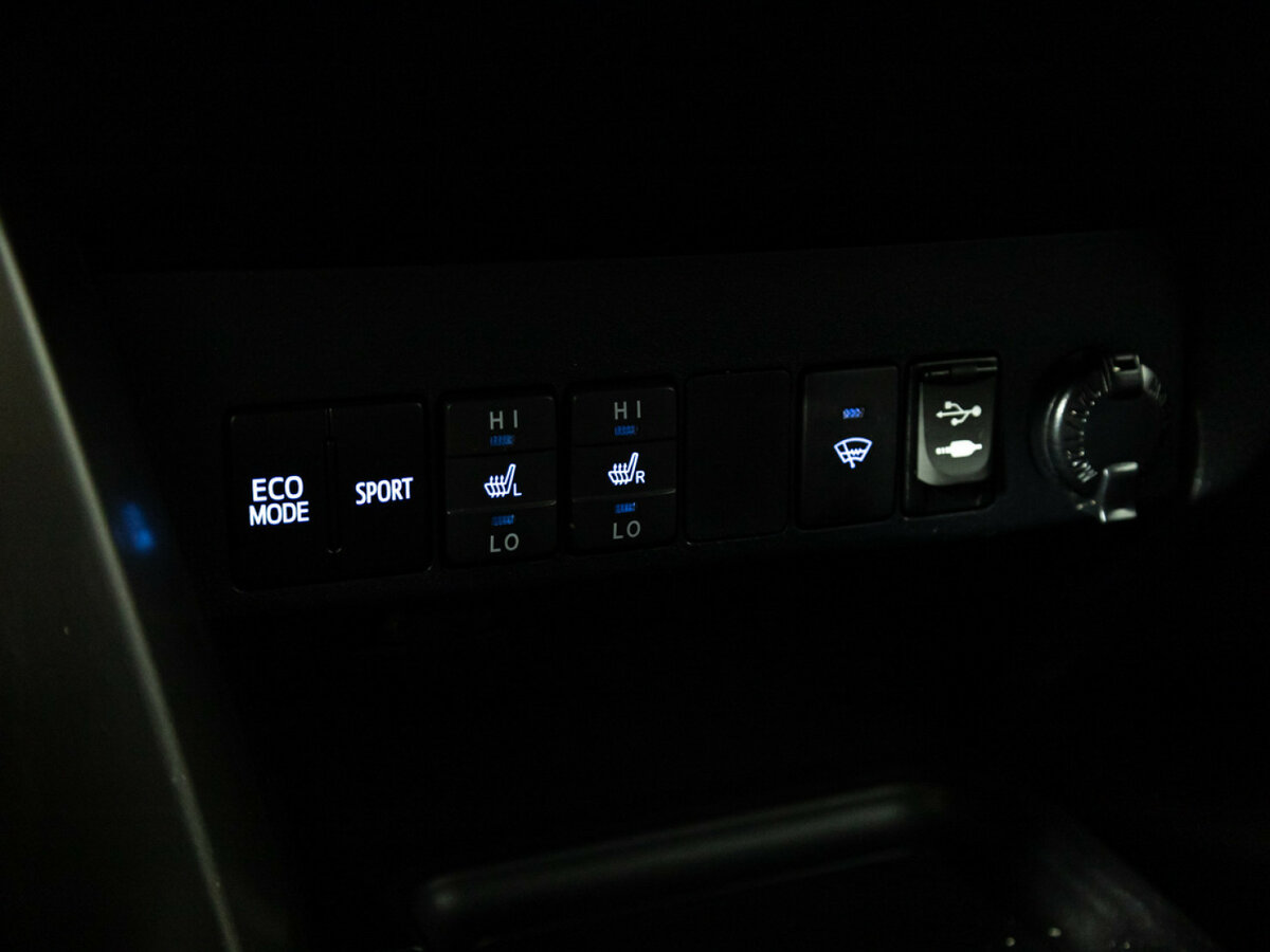 Toyota RAV4 с пробегом — 2014 год. Фото: #16