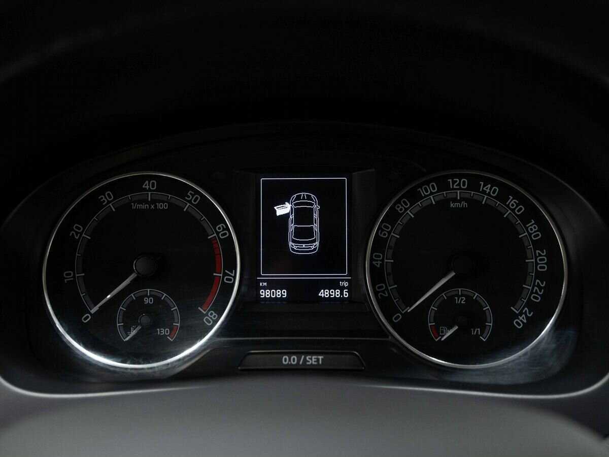 Skoda Rapid с пробегом — 2018 год. Фото: #17