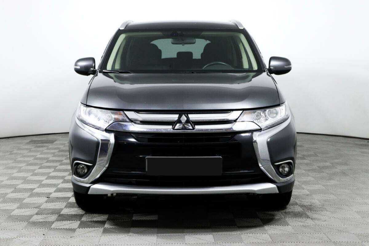Mitsubishi Outlander с пробегом — 2018 год. Фото: #1