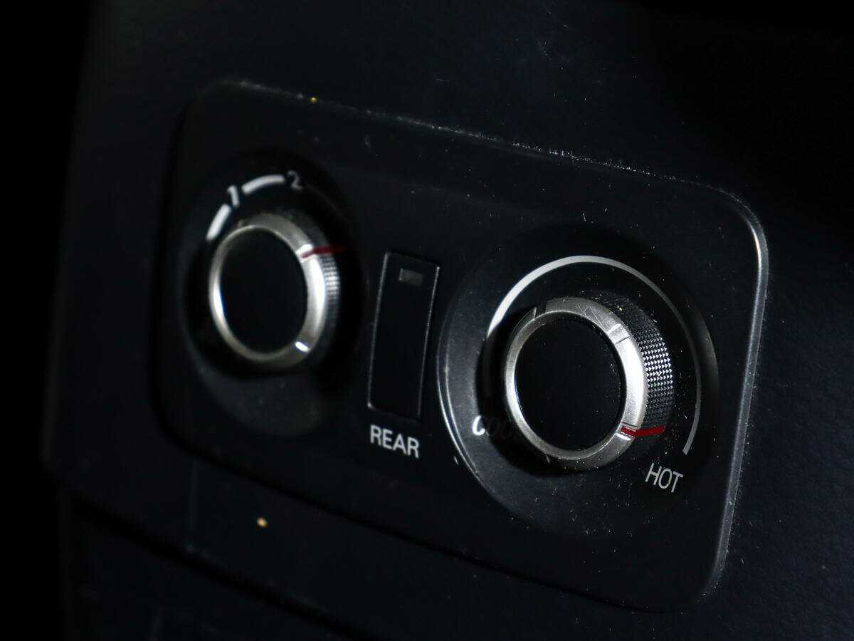 Mitsubishi Pajero с пробегом — 2012 год. Фото: #11