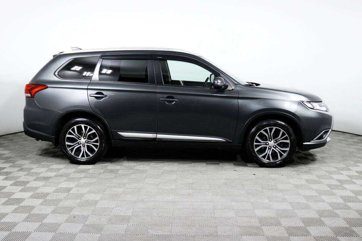 Mitsubishi Outlander с пробегом — 2018 год. Фото: #3
