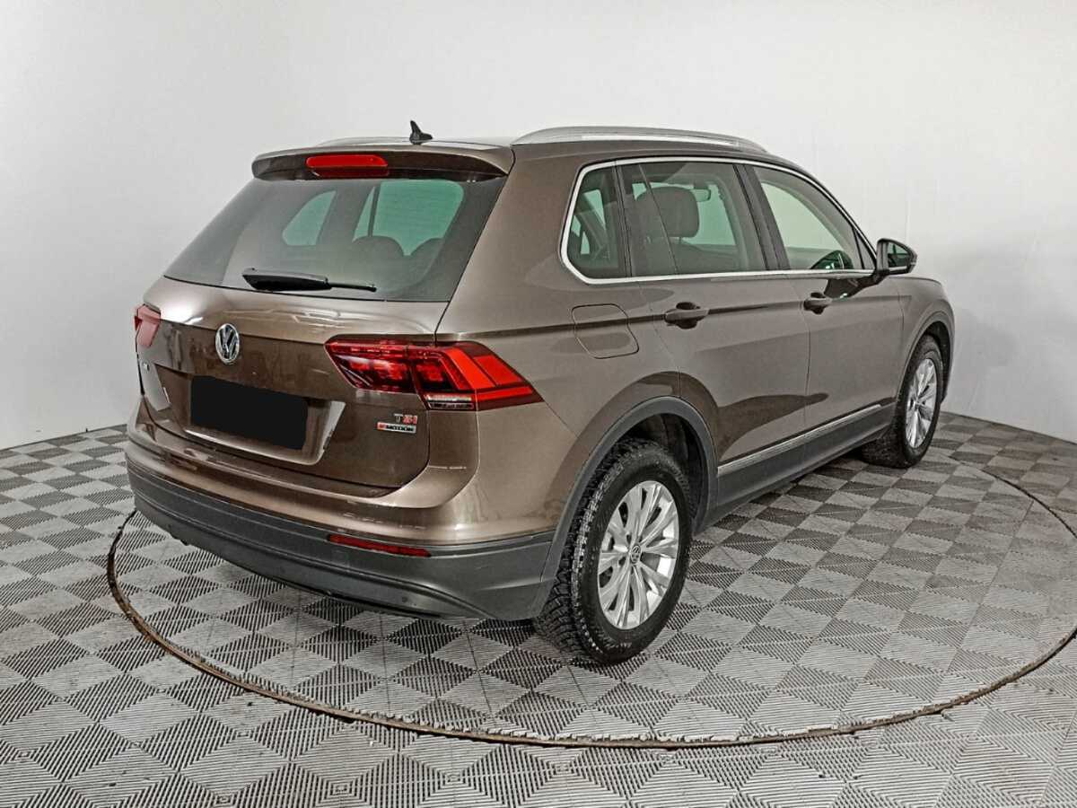 Volkswagen Tiguan с пробегом — 2017 год. Фото: #4