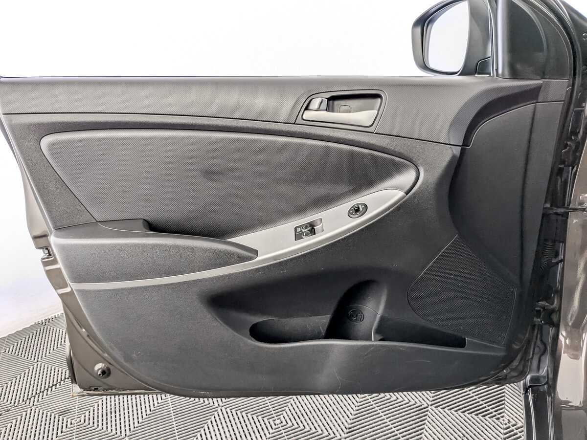 Hyundai Solaris с пробегом — 2016 год. Фото: #17