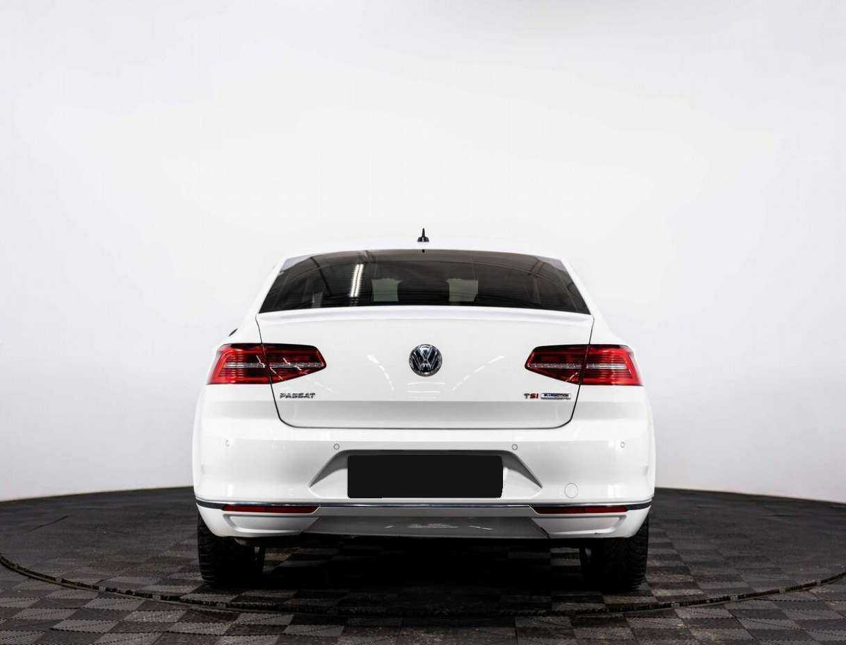 Volkswagen Passat с пробегом — 2016 год. Фото: #4