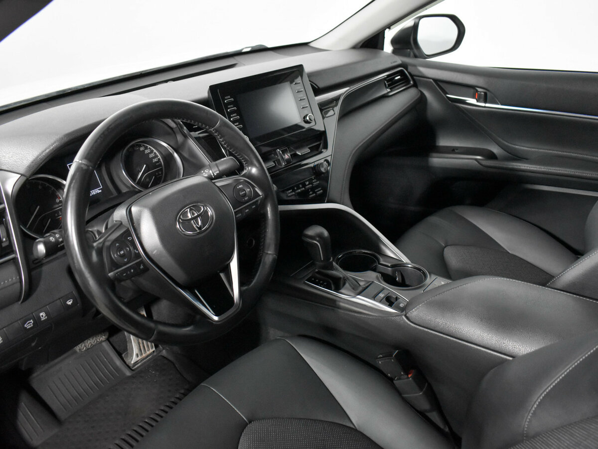 Toyota Camry с пробегом — 2022 год. Фото: #6