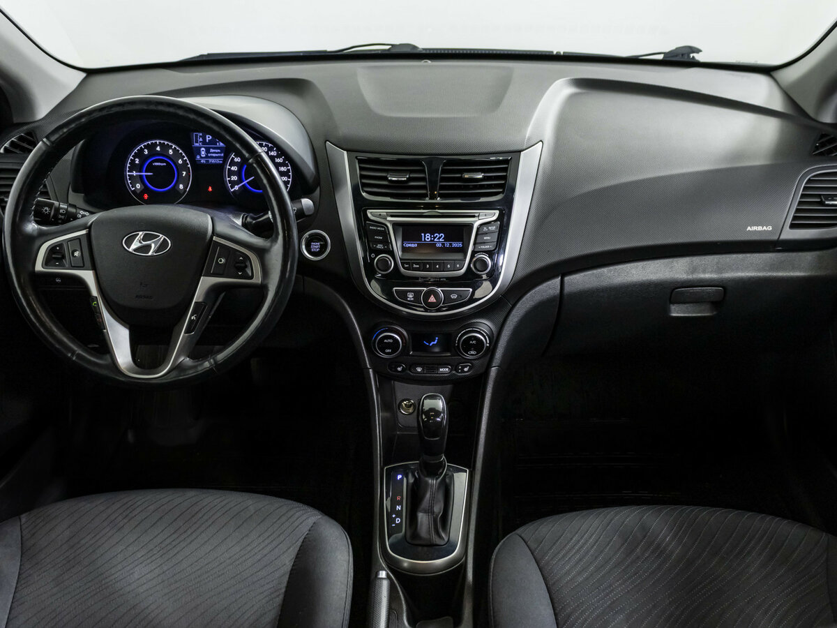 Hyundai Solaris с пробегом — 2015 год. Фото: #11