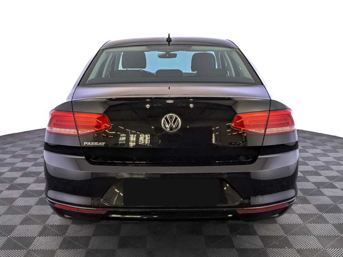 Volkswagen Passat с пробегом — 2018 год. Фото: #5