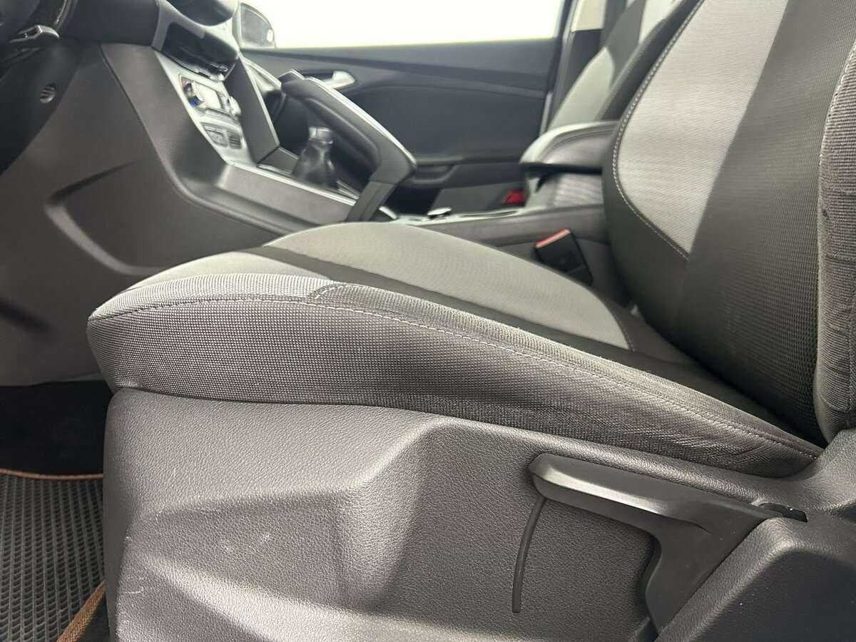 Ford Focus с пробегом — 2013 год. Фото: #9