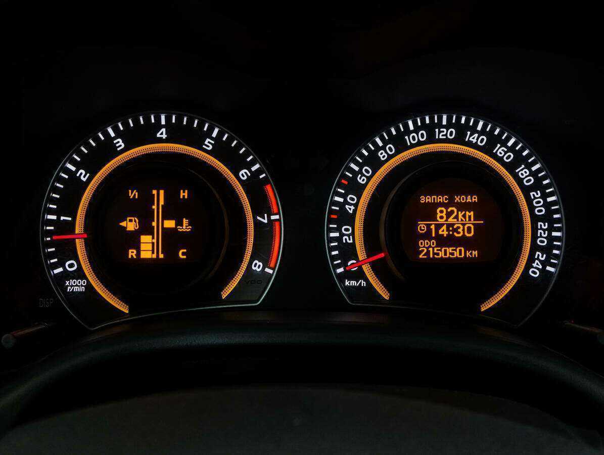 Toyota Corolla с пробегом — 2012 год. Фото: #14