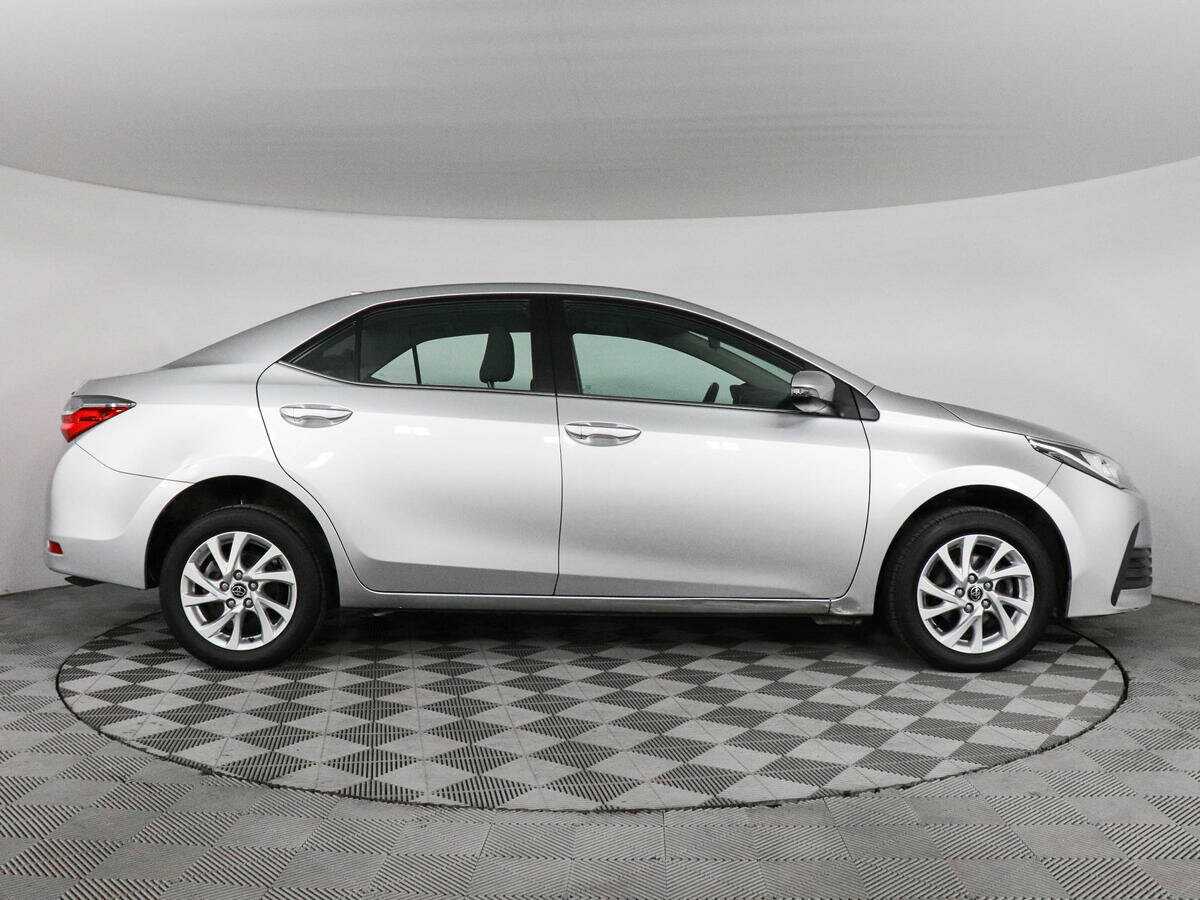 Toyota Corolla с пробегом — 2017 год. Фото: #3
