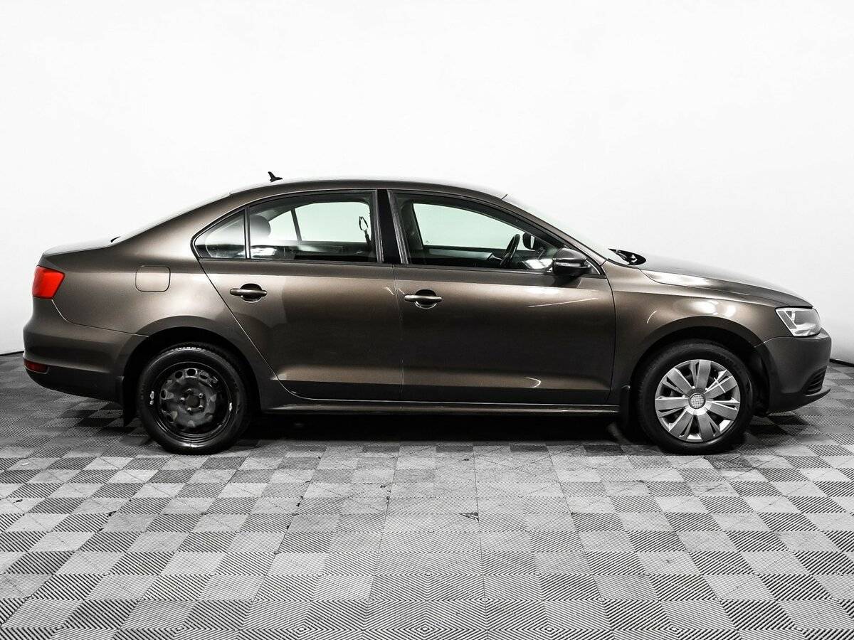 Volkswagen Jetta с пробегом — 2013 год. Фото: #3