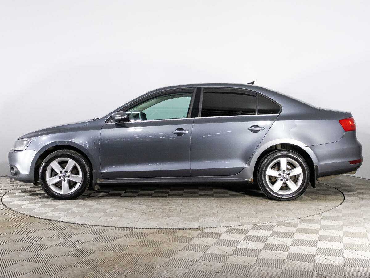 Volkswagen Jetta с пробегом — 2012 год. Фото: #7