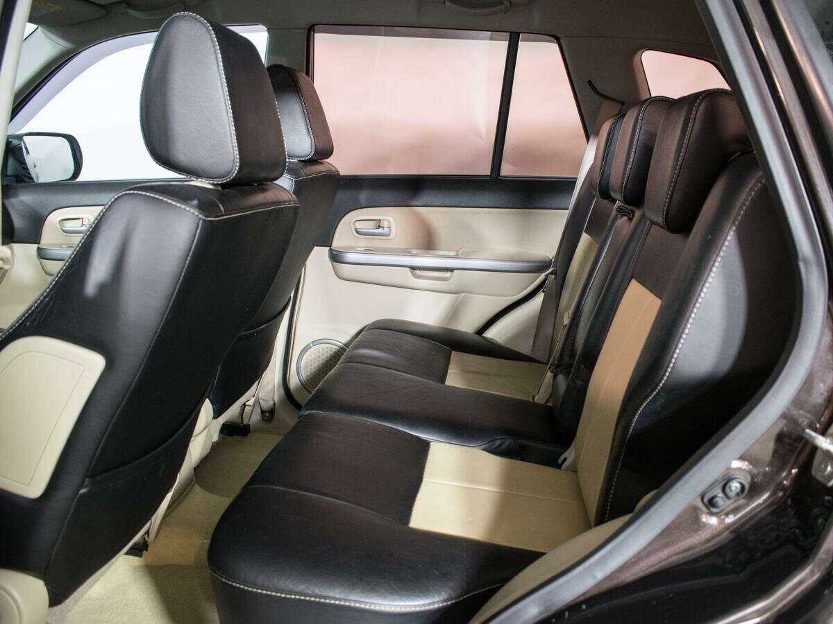 Suzuki Grand Vitara с пробегом — 2013 год. Фото: #9