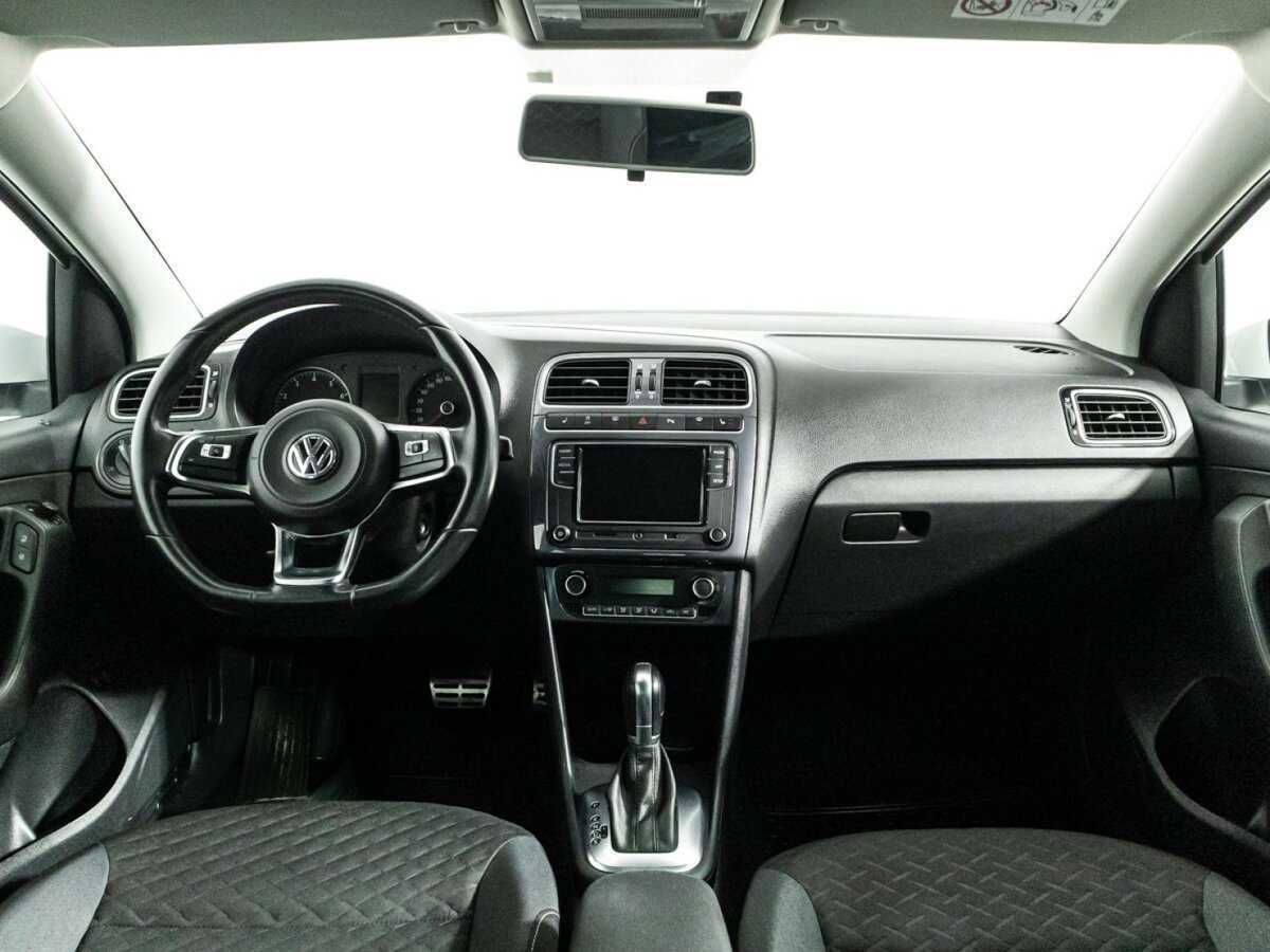 Volkswagen Polo с пробегом — 2018 год. Фото: #12