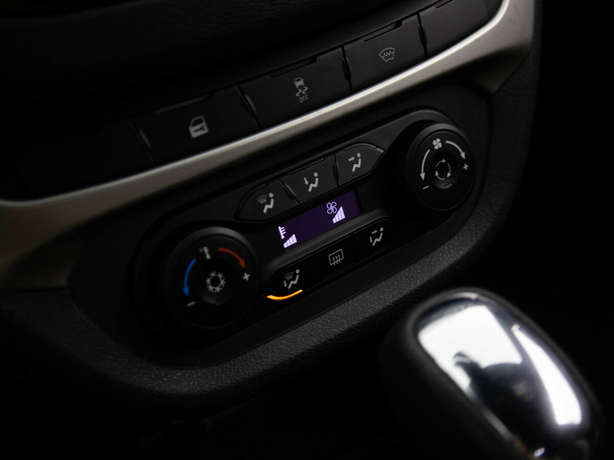 Lada (ВАЗ) Vesta с пробегом — 2021 год. Фото: #9