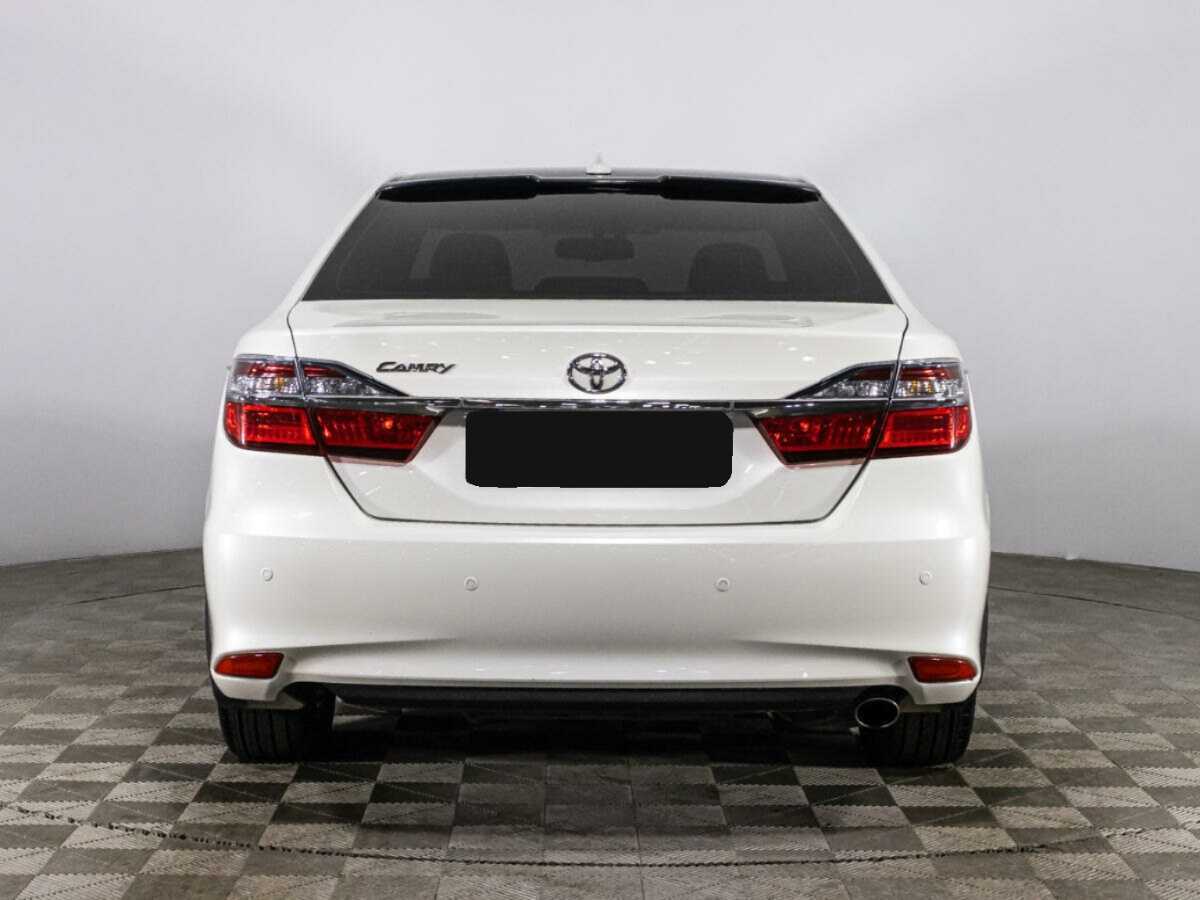 Toyota Camry с пробегом — 2017 год. Фото: #5