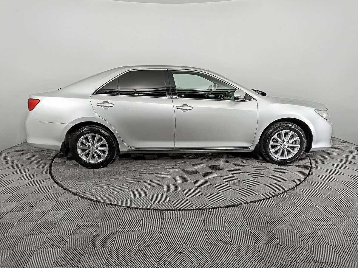 Toyota Camry с пробегом — 2014 год. Фото: #3