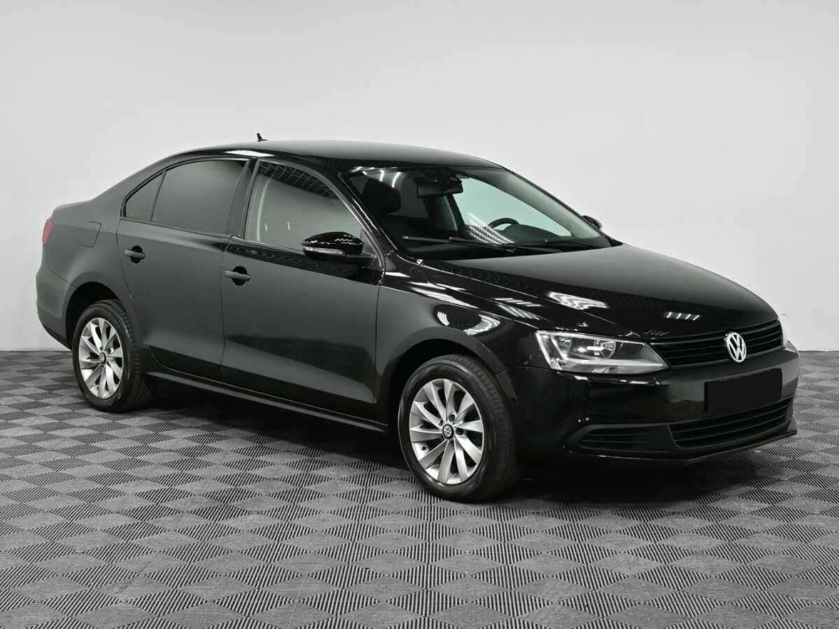 Volkswagen Jetta с пробегом — 2012 год. Фото: #2